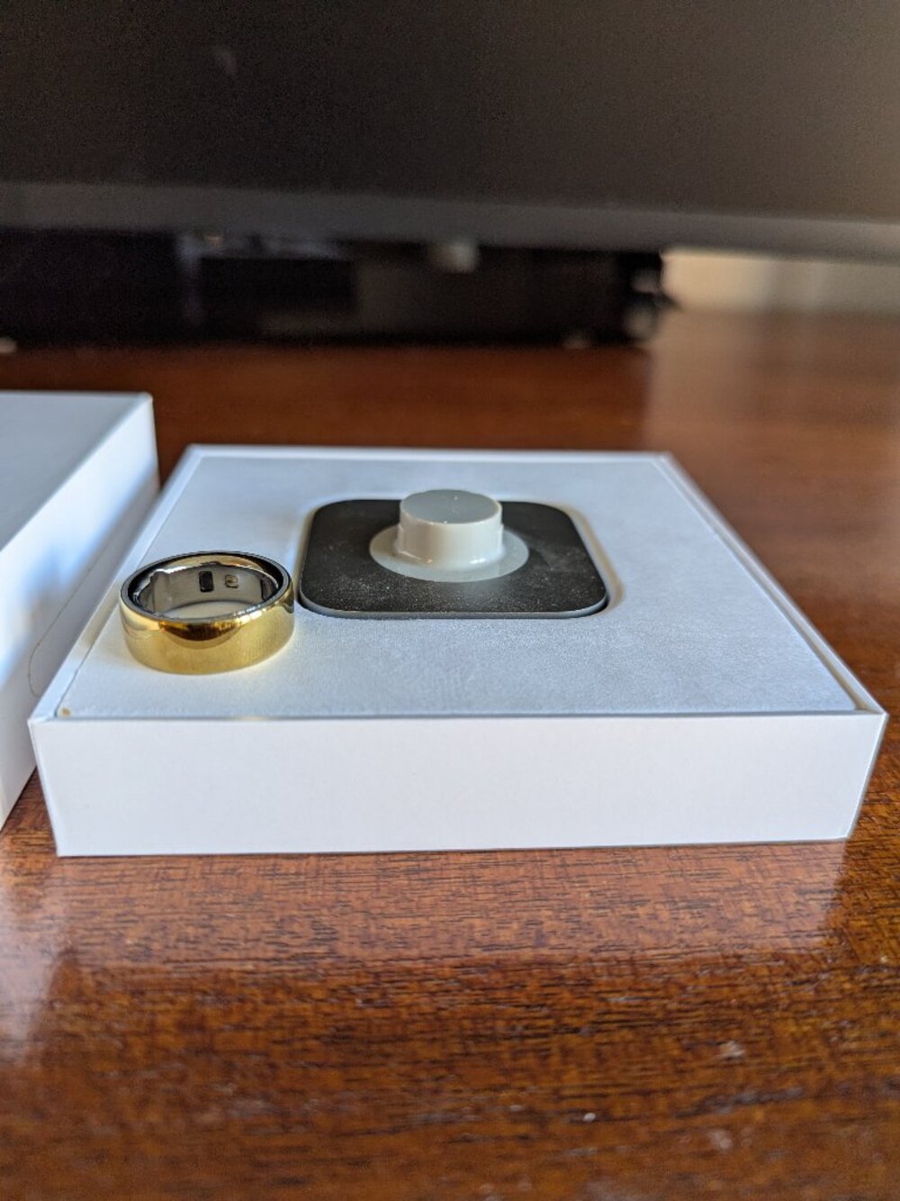 Oura Ring Gen 4, Size 8 (Gold)